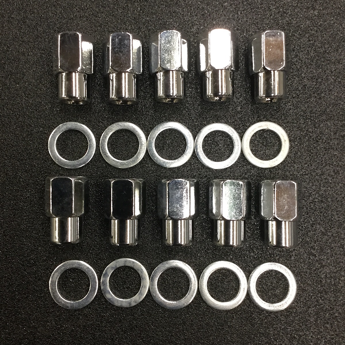 Weld 12 mm x 1.5 RH Open End Lug Nuts w/ Centered Washers